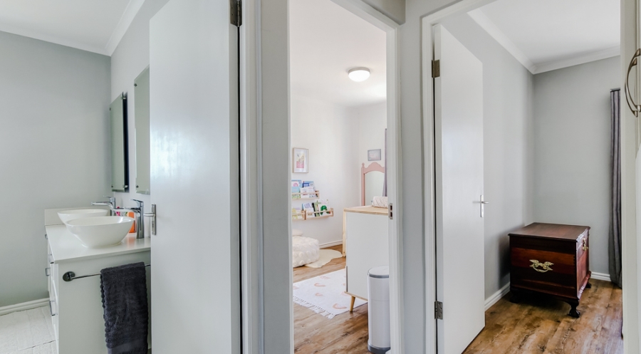 To Let 3 Bedroom Property for Rent in Protea Heights Western Cape